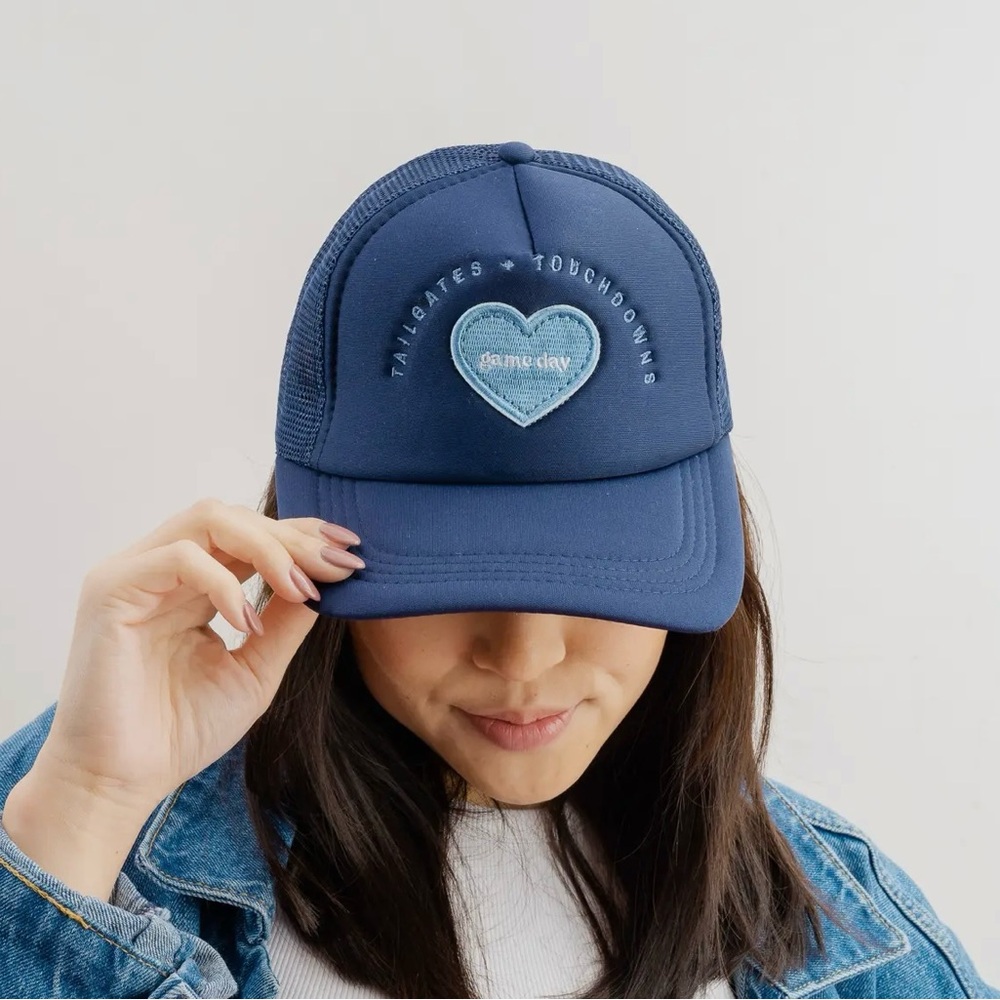 NWT Navy Blue Tailgates & Touchdowns Game Day Trucker Hat